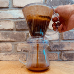 Load image into Gallery viewer, Clever dripper brewing method combining immersion and pour-over for balanced coffee
